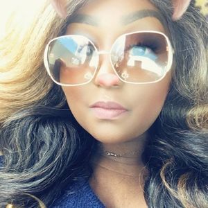 Meet your Posher, Renay